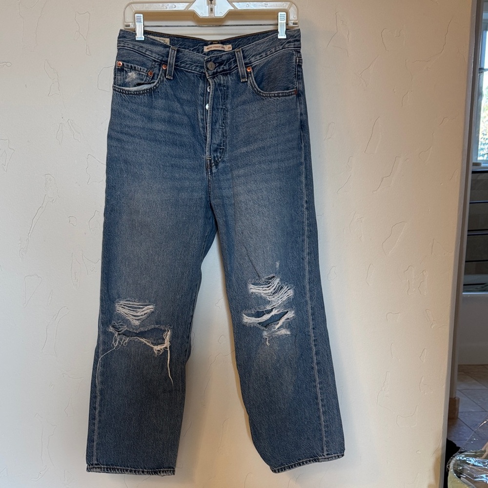 Levi's High Rise Blue Distressed Jeans